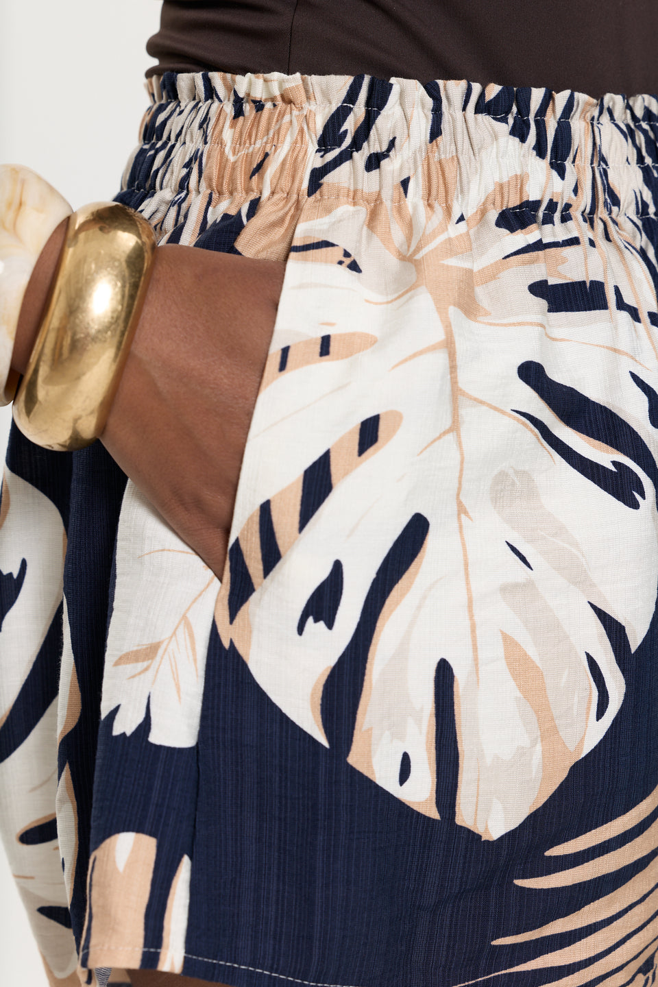 Golden Palms Toss Shorts